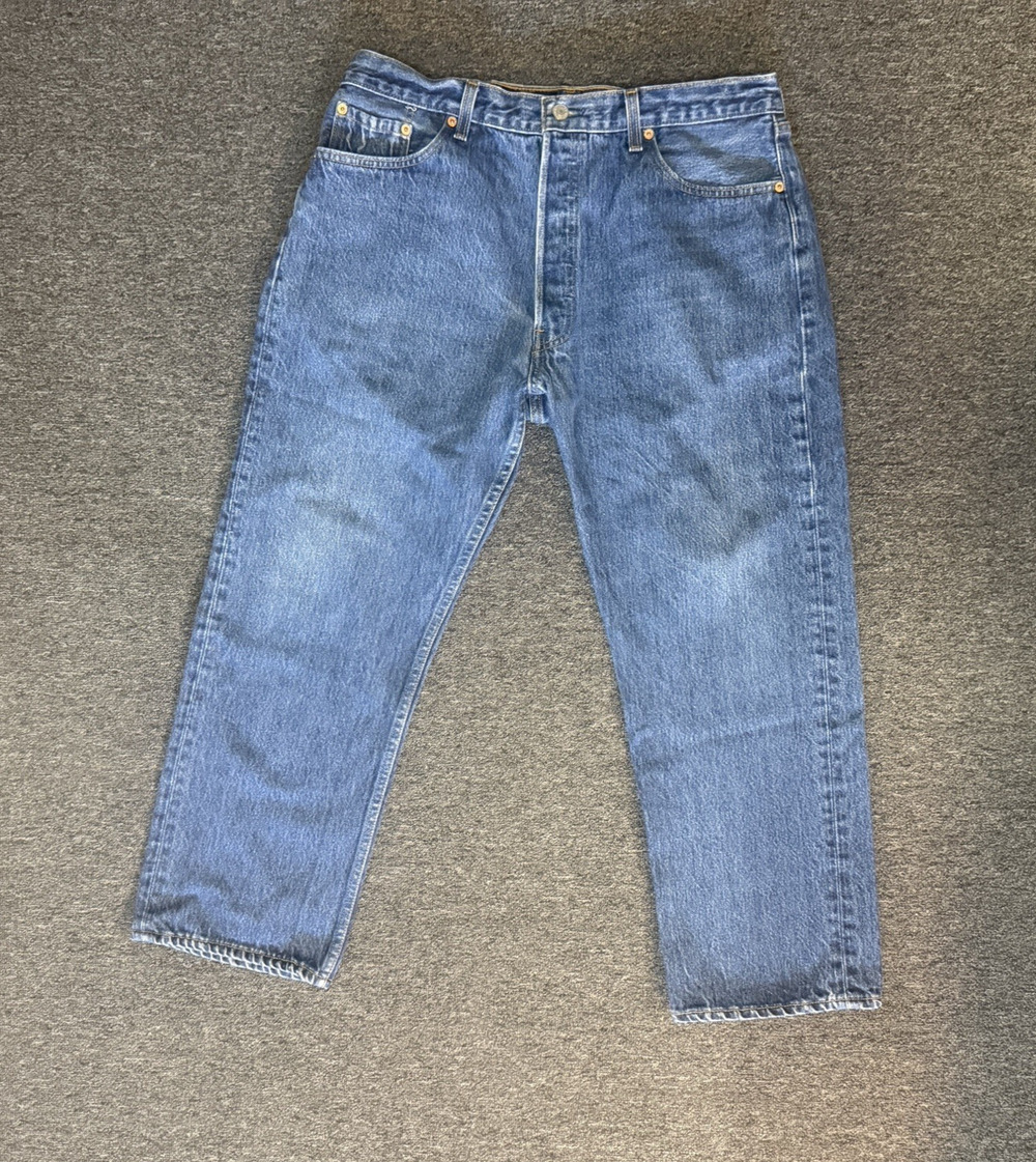 Vintage 90s Levi’s jeans 501 xx Men’s 40x30 Button Fly Blue Wash Made In USA